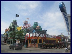 Clifton Hill - Burger King and Frankenstein House